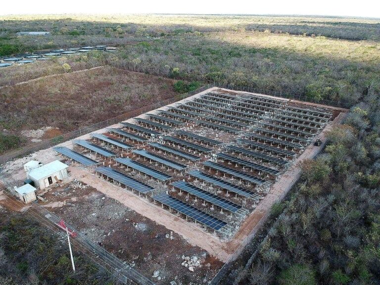 energia-renovable-parque-fotovoltaico-vista-aerea