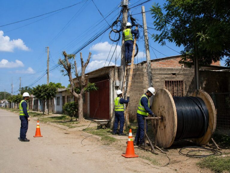 telecomunicaciones-tendido-fibra-optica-exterior